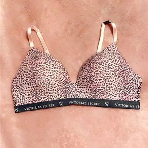 Victoria secret Demi bra size 34C NWT